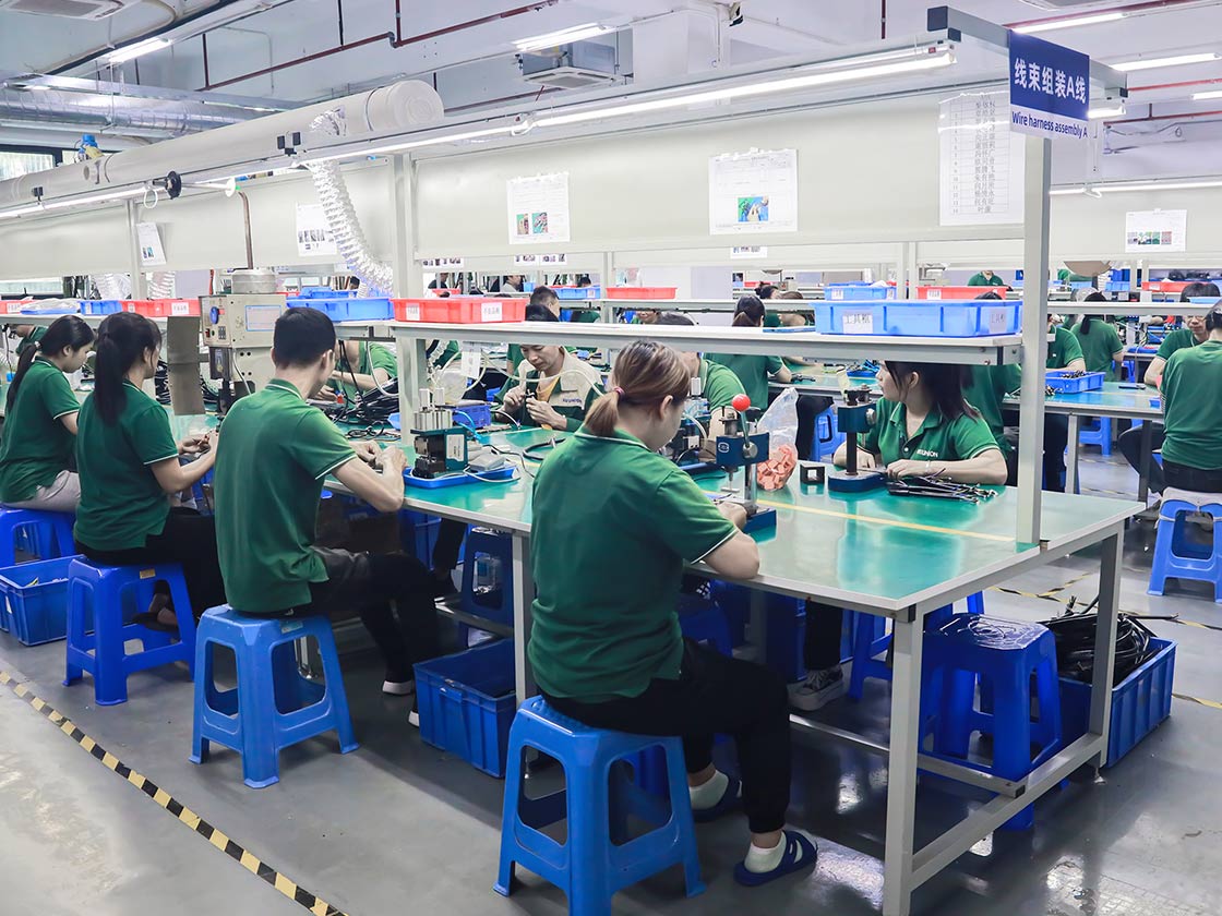 Factory area is about 4000㎡